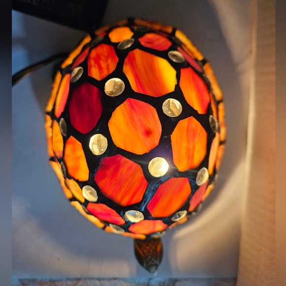 Dale Tiffany Spice Turtle Stained Glass Lamp - Picture 3 of 14